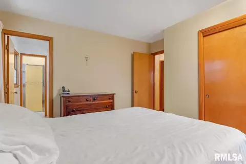 2404 Cahokia Dr, Springfield, IL 62702 photo 17