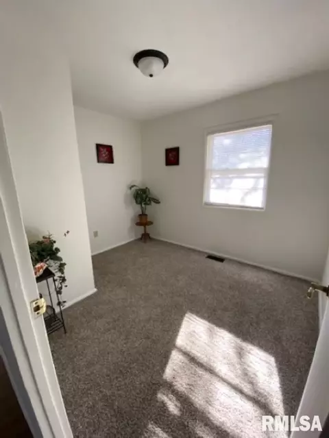 15 Windsor Rd, Springfield, IL 62702 photo 11