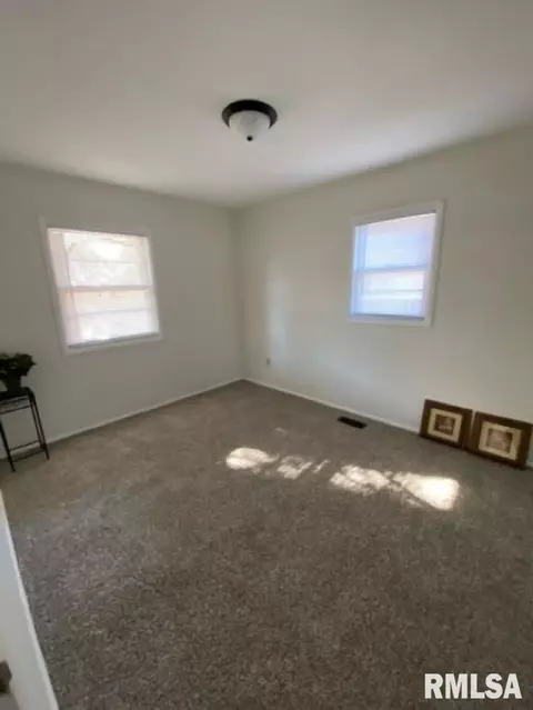 15 Windsor Rd, Springfield, IL 62702 photo 12