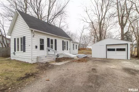 203 N Austin St, Abingdon, IL 61410