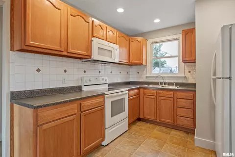 1529 E Wieland Ave, Springfield, IL 62702 photo 15