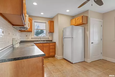 1529 E Wieland Ave, Springfield, IL 62702 photo 11