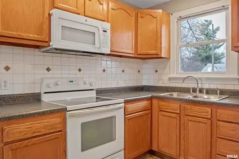1529 E Wieland Ave, Springfield, IL 62702 photo 17