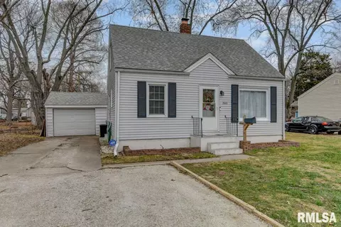 2001 E Hood St, Springfield, IL 62703 photo 1