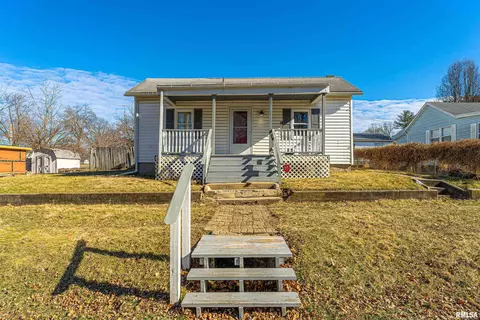 110 Oscar St, Lincoln, IL 62656