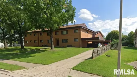 2301 Cherry Hills Dr, Springfield, IL 62704 photo 1