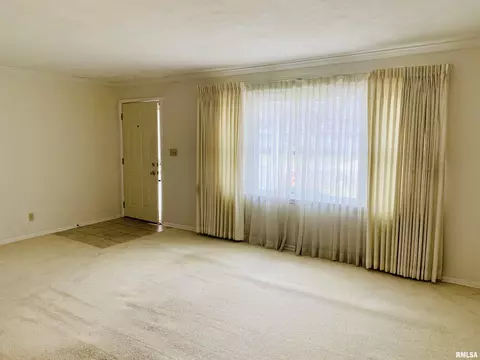 47 Radcliff Rd, Springfield, IL 62703 photo 2