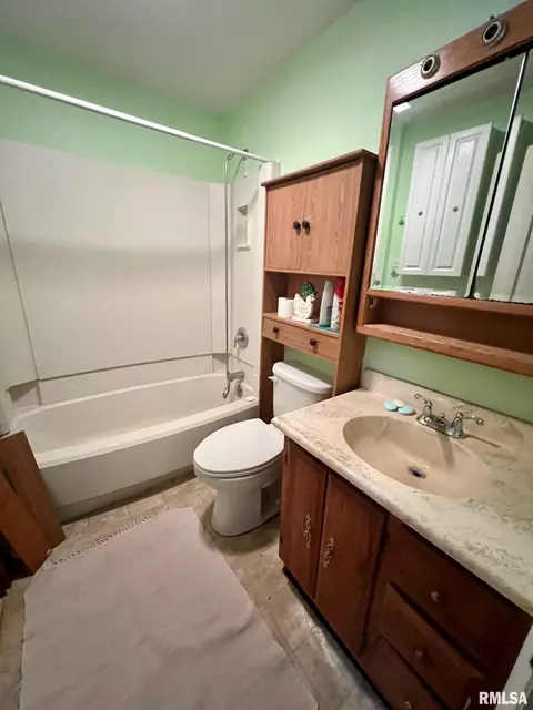 224 E Lincoln St, Greenview, IL 62642 photo 9