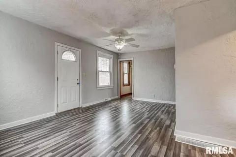 2804 Holmes Ave, Springfield, IL 62704 photo 5