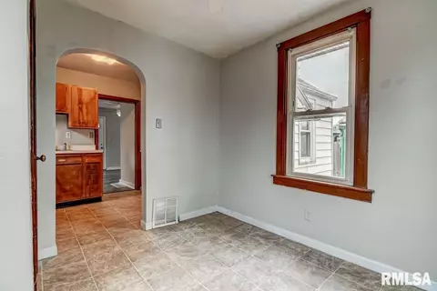 2804 Holmes Ave, Springfield, IL 62704 photo 21