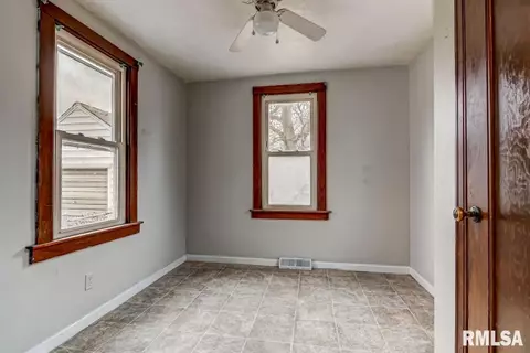 2804 Holmes Ave, Springfield, IL 62704 photo 13