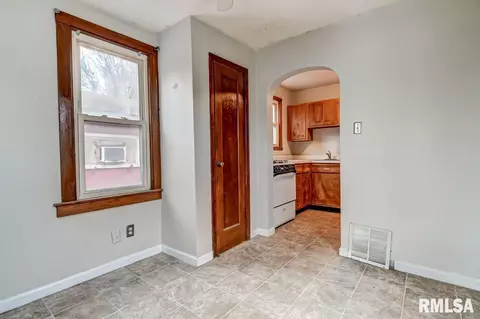 2804 Holmes Ave, Springfield, IL 62704 photo 20