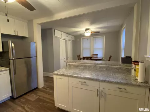 2252 S 10th St, Springfield, IL 62704 photo 8