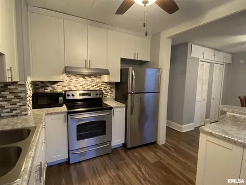 2252 S 10th St, Springfield, IL 62704 photo 7