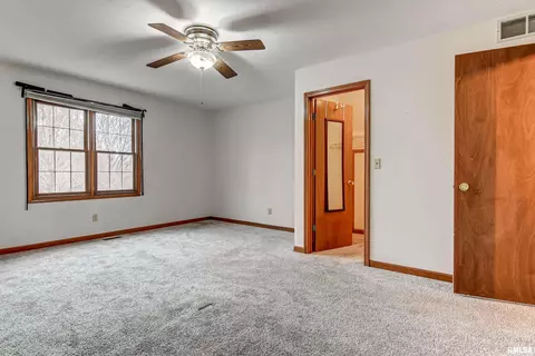 2102 Stockton Dr, Springfield, IL 62703 photo 14