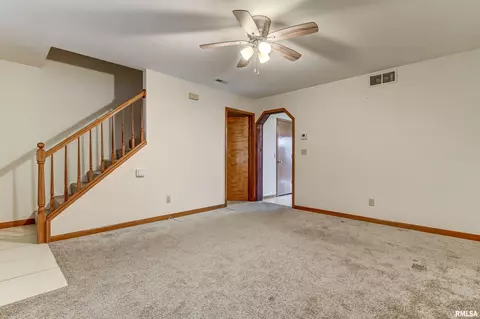 2102 Stockton Dr, Springfield, IL 62703 photo 6
