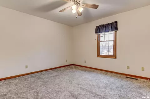 2102 Stockton Dr, Springfield, IL 62703 photo 22