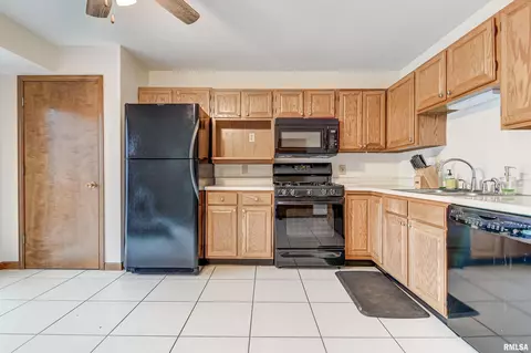 2102 Stockton Dr, Springfield, IL 62703 photo 10