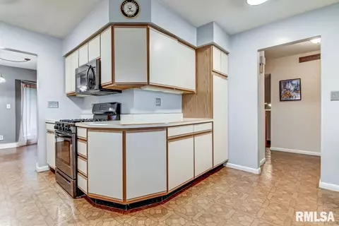 48 Villanova Dr, Springfield, IL 62703 photo 9