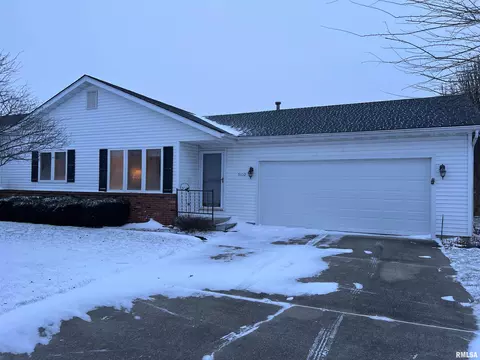 5100 Dove Dr, Springfield, IL 62711 photo 1