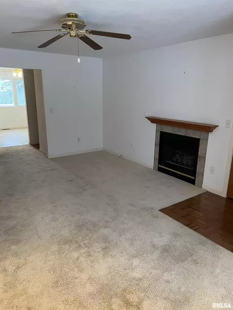 5100 Dove Dr, Springfield, IL 62711 photo 4