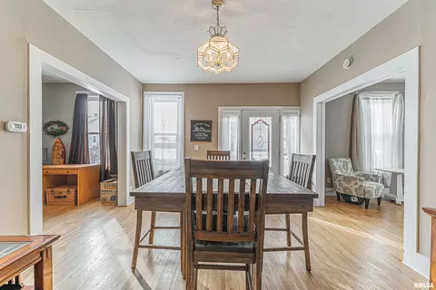 403 W Market St, Emden, IL 62635 photo 7