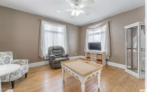 403 W Market St, Emden, IL 62635 photo 8