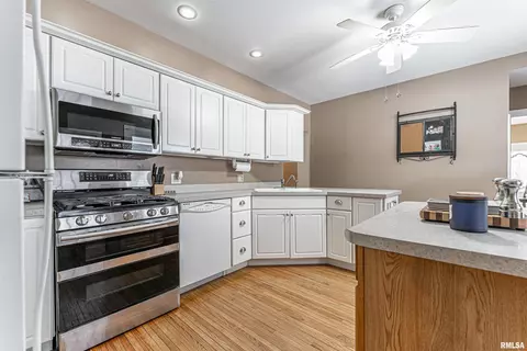 403 W Market St, Emden, IL 62635 photo 21