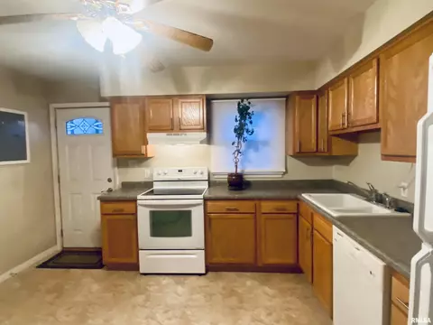 2 Melody Ln, Springfield, IL 62702 photo 6