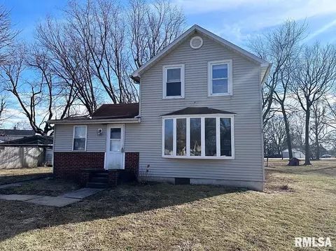 203 Monroe St, Altona, IL 61414