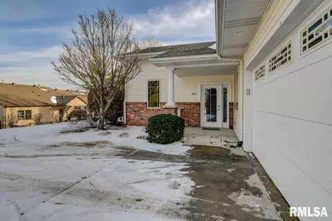 802 Longleaf Ct, Springfield, IL 62711 photo 2