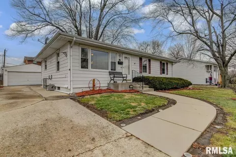 3213 Warner Dr, Springfield, IL 62703 photo 2