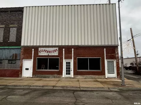 231 E Jackson Dr, Virden, IL 62690 photo 1