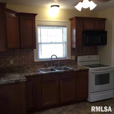 2337 S 4th St, Springfield, IL 62703 photo 6