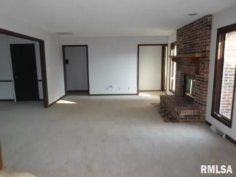 2714 Tozer Rd, Springfield, IL 62707 photo 5