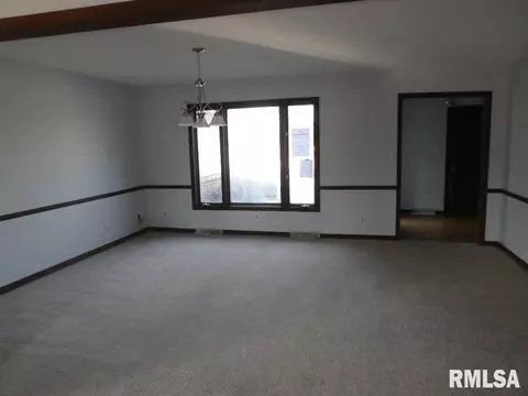 2714 Tozer Rd, Springfield, IL 62707 photo 2
