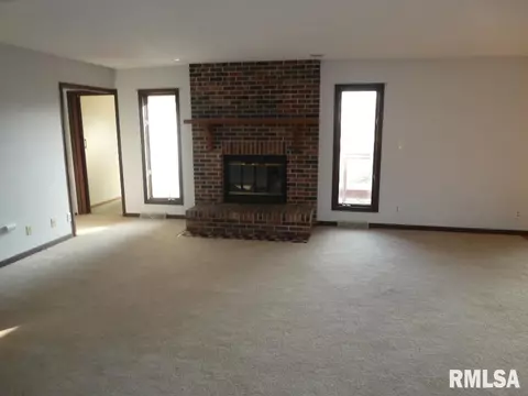 2714 Tozer Rd, Springfield, IL 62707 photo 6