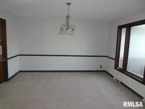 2714 Tozer Rd, Springfield, IL 62707 photo 3