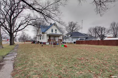 302 N Walnut St, Bowen, IL 62316 photo 21