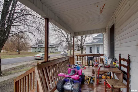 302 N Walnut St, Bowen, IL 62316 photo 22