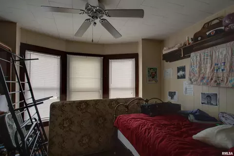 302 N Walnut St, Bowen, IL 62316 photo 13