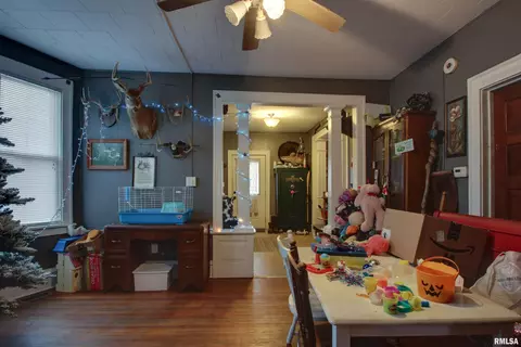 302 N Walnut St, Bowen, IL 62316 photo 8