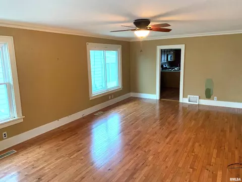 1409 S Walnut St, Springfield, IL 62704 photo 5