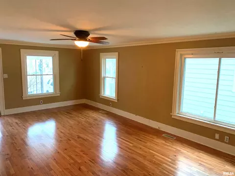 1409 S Walnut St, Springfield, IL 62704 photo 4