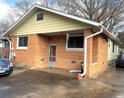 1409 S Walnut St, Springfield, IL 62704 photo 2