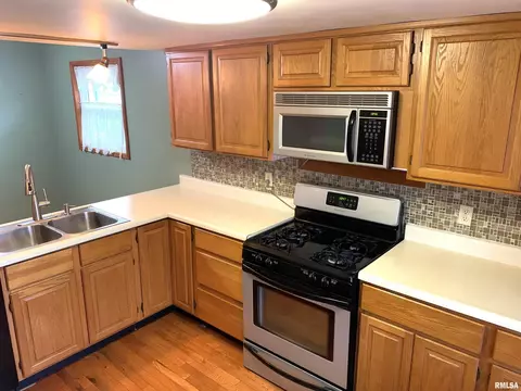 1409 S Walnut St, Springfield, IL 62704 photo 15