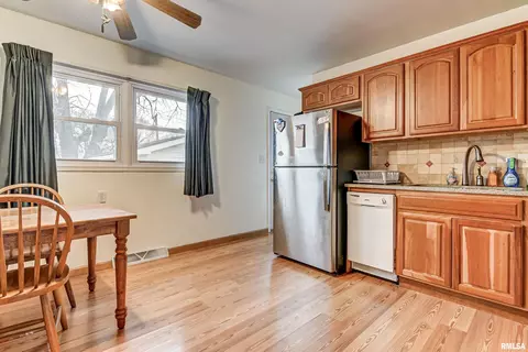 2201 E Black Ave, Springfield, IL 62702 photo 23