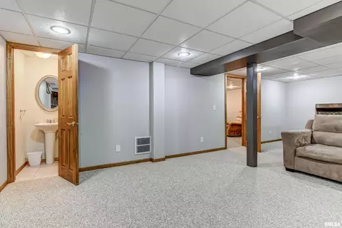 2201 E Black Ave, Springfield, IL 62702 photo 22
