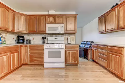 2201 E Black Ave, Springfield, IL 62702 photo 24