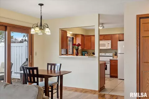 10 Brookside Pl, Springfield, IL 62704 photo 9